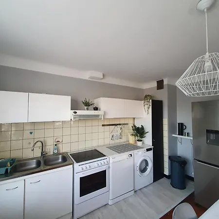 Apartment Spacieux, Calme Avec Terrasse