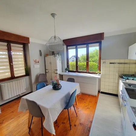 Spacieux, Calme Avec Terrasse *