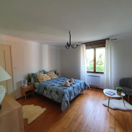Spacieux, Calme Avec Terrasse Апартаменты