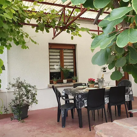Spacieux, Calme Avec Terrasse Апартаменты *