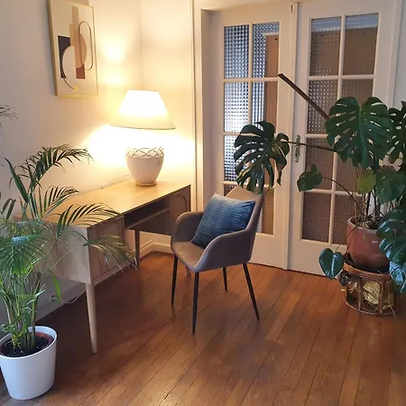 Spacieux, Calme Avec Terrasse